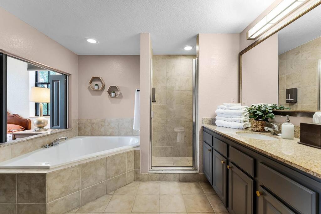 Designer Corner Suite 3Br/2Ba - Disney, Universal, Convention Center & Seaworld Orlando Kültér fotó